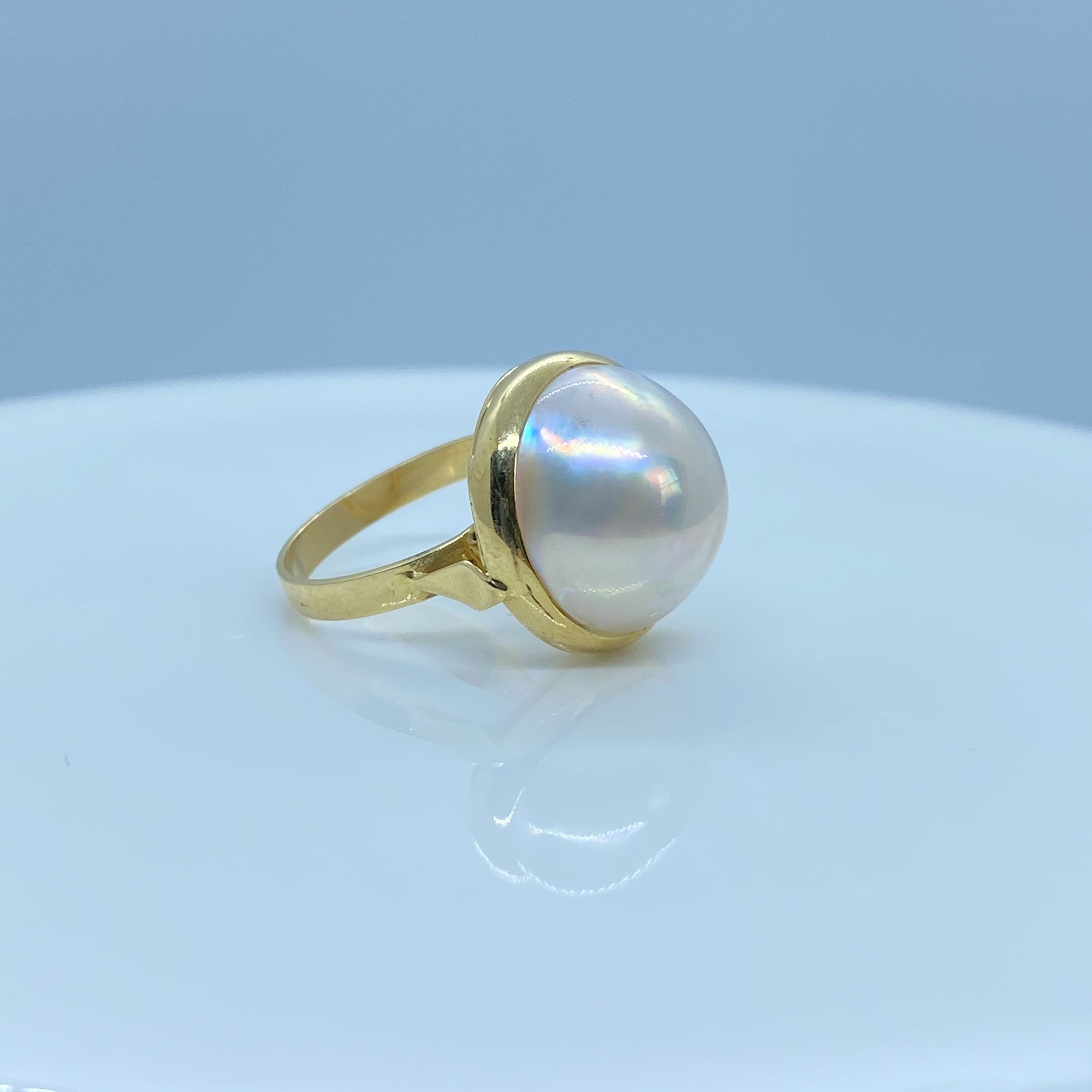 18ct Gold Mabé (Penguin) Pearl Ring | 16mm - John Ross Jewellers