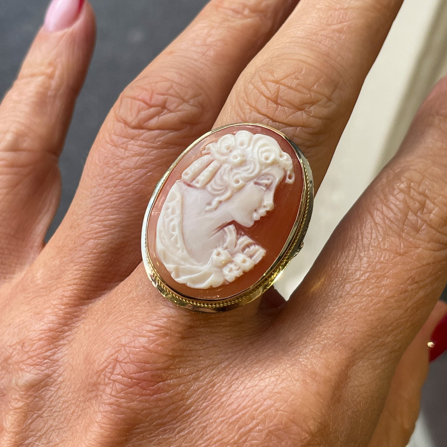18ct Gold Shell Cameo Ring | 22mm x 30mm - John Ross Jewellers