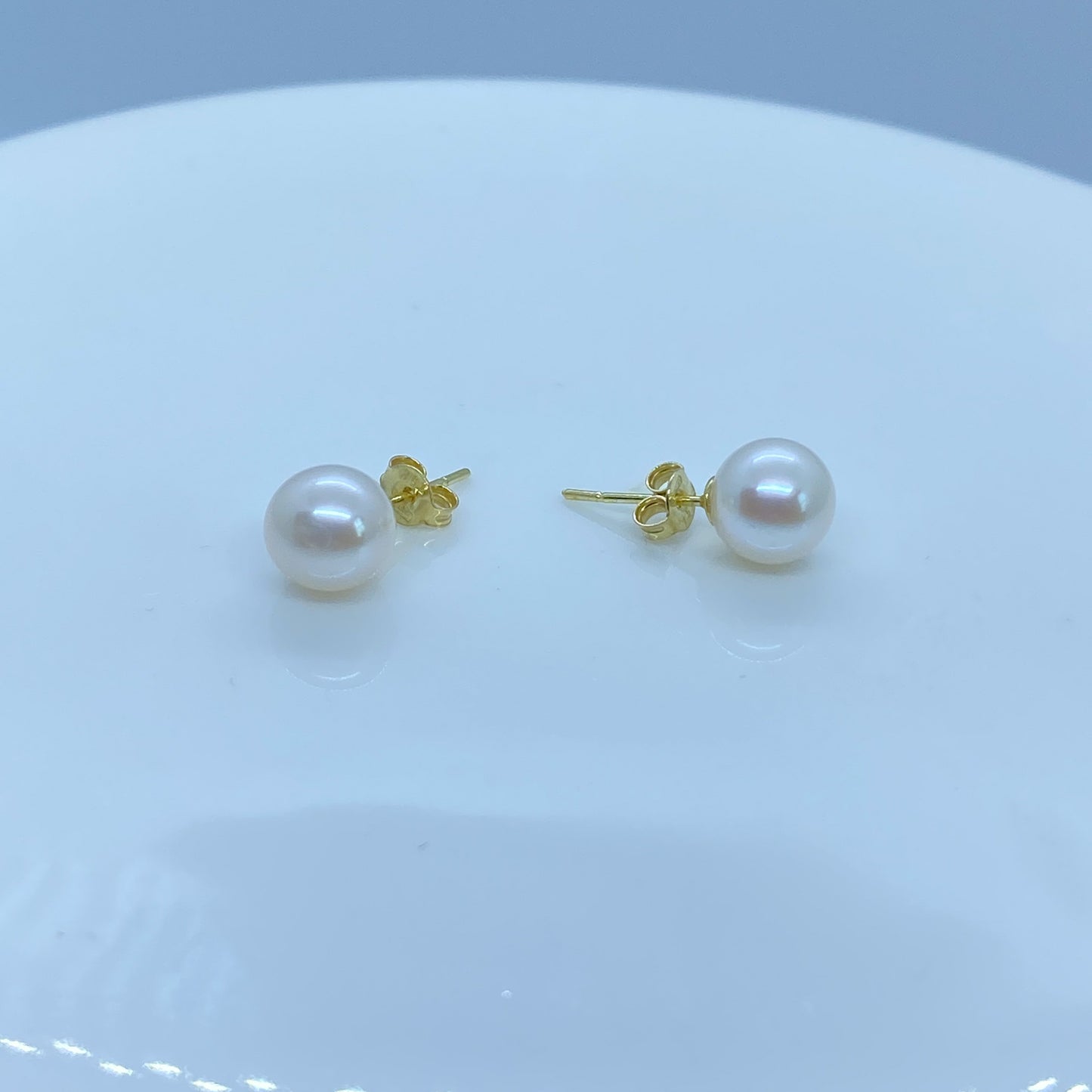 18ct Gold Akoya Pearl Earrings 7.5mm - John Ross Jewellers
