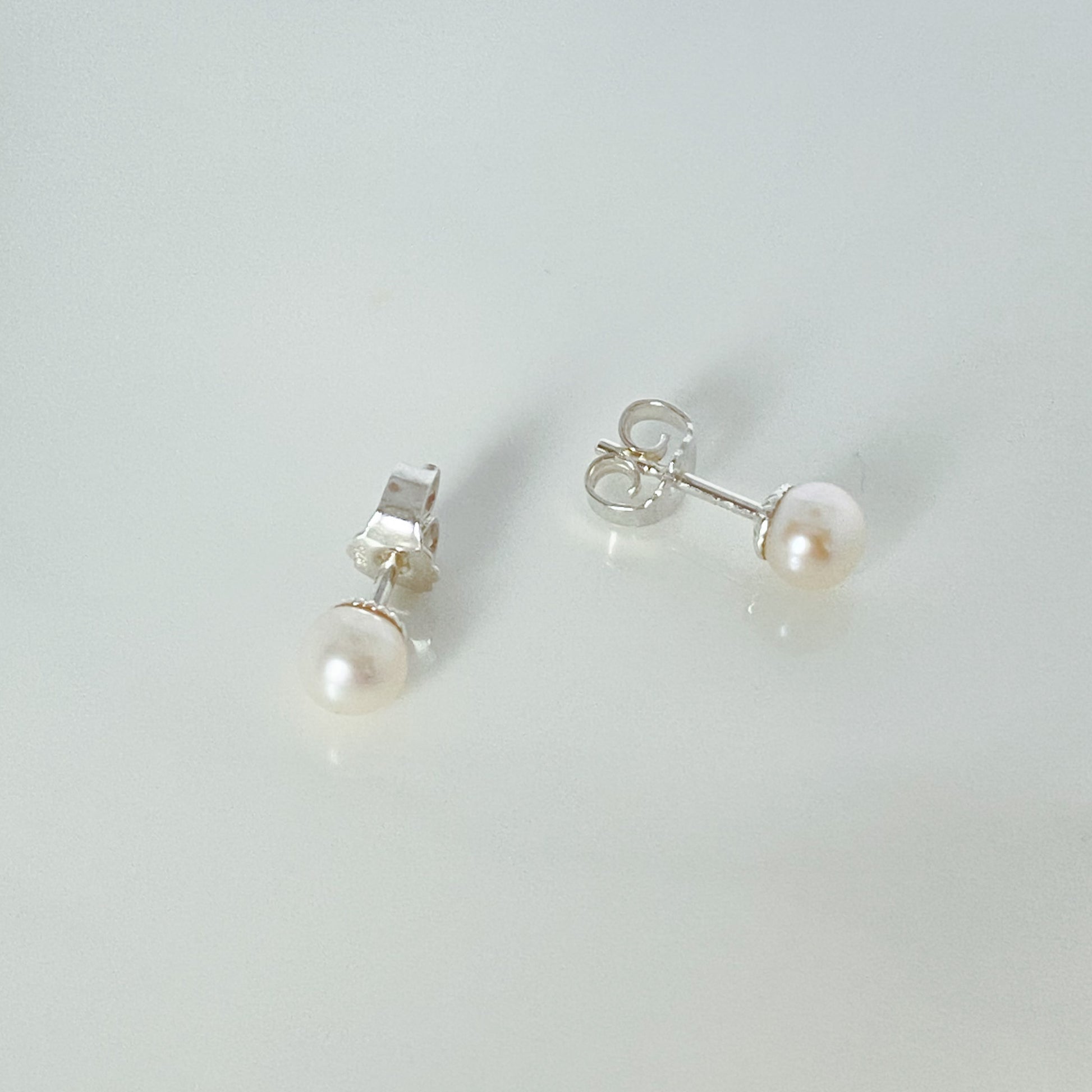 Silver Freshwater Pearl Stud Earrings | 7-7.5mm - John Ross Jewellers