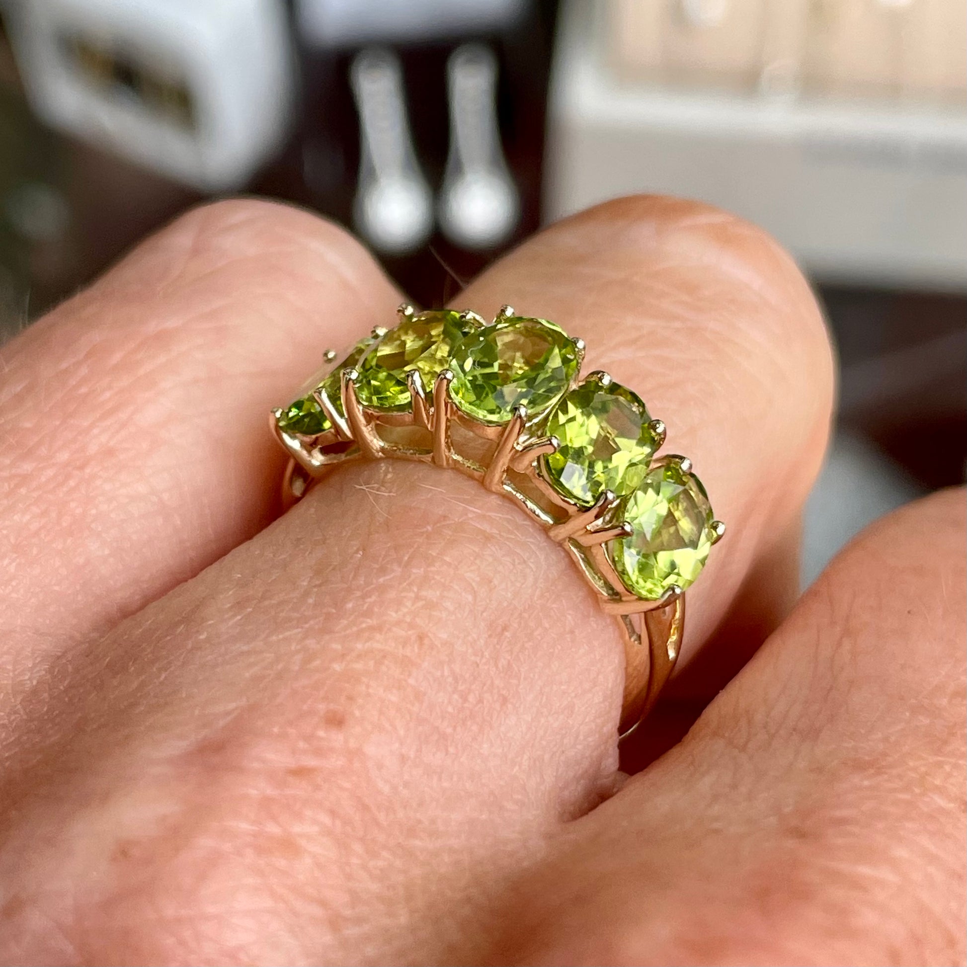 9ct Gold Peridot Stepped Ring - John Ross Jewellers