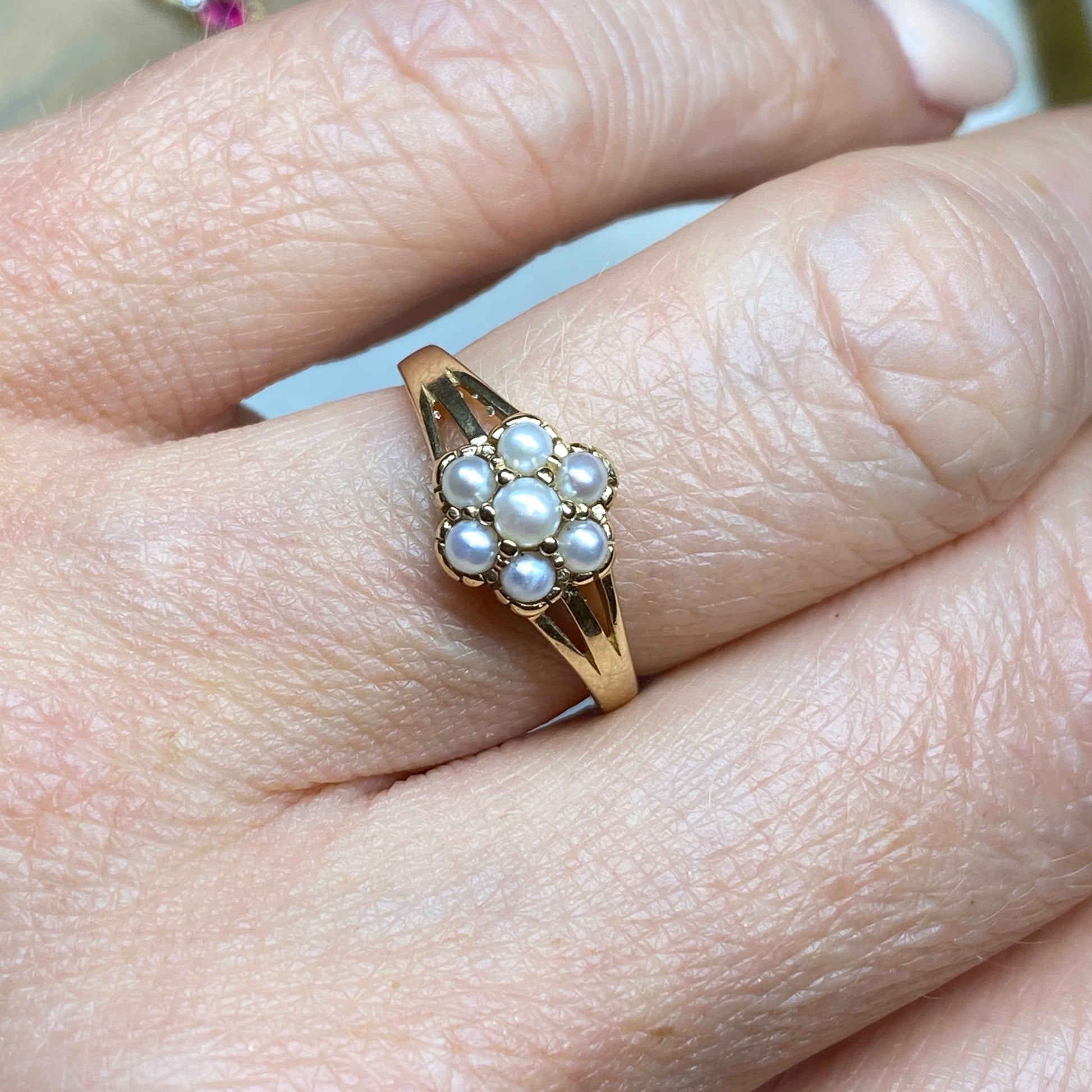 flower pearl seed ring 9ct Gold Seed Pearl Flower Design Ring