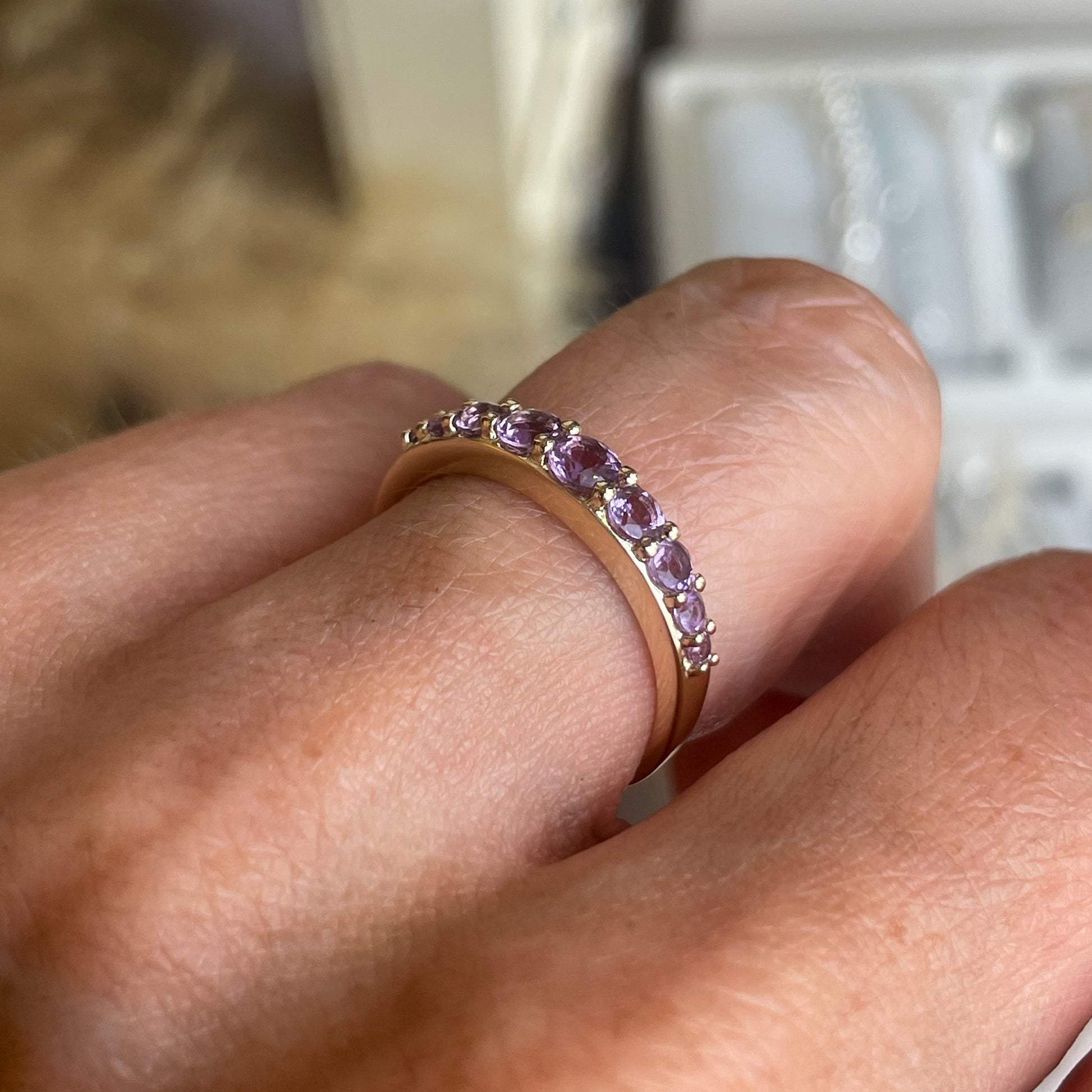 9ct Gold Graduated Ring - Amethyst - John Ross Jewellers