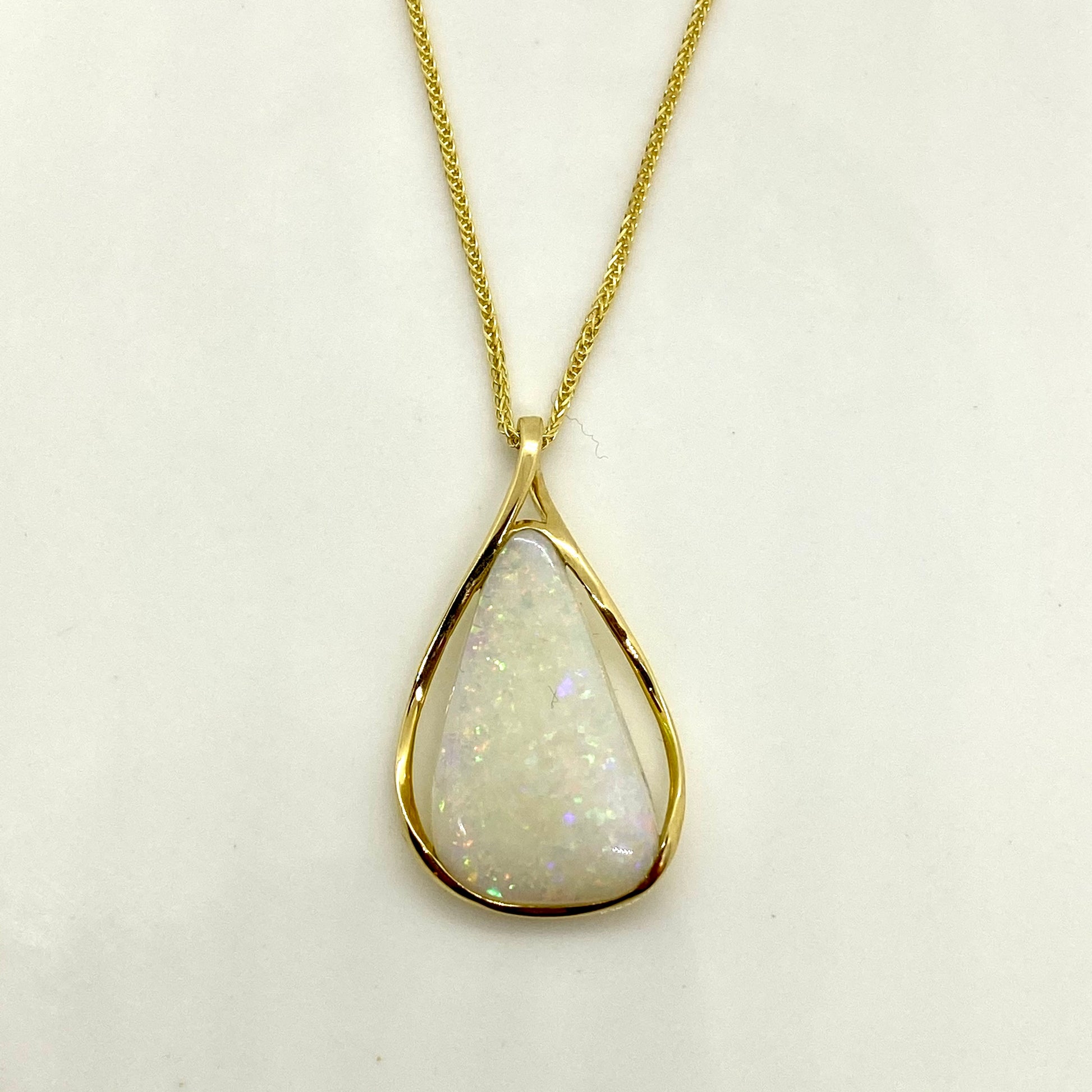 18ct gold Gem Opal Pendant & Chain - John Ross Jewellers