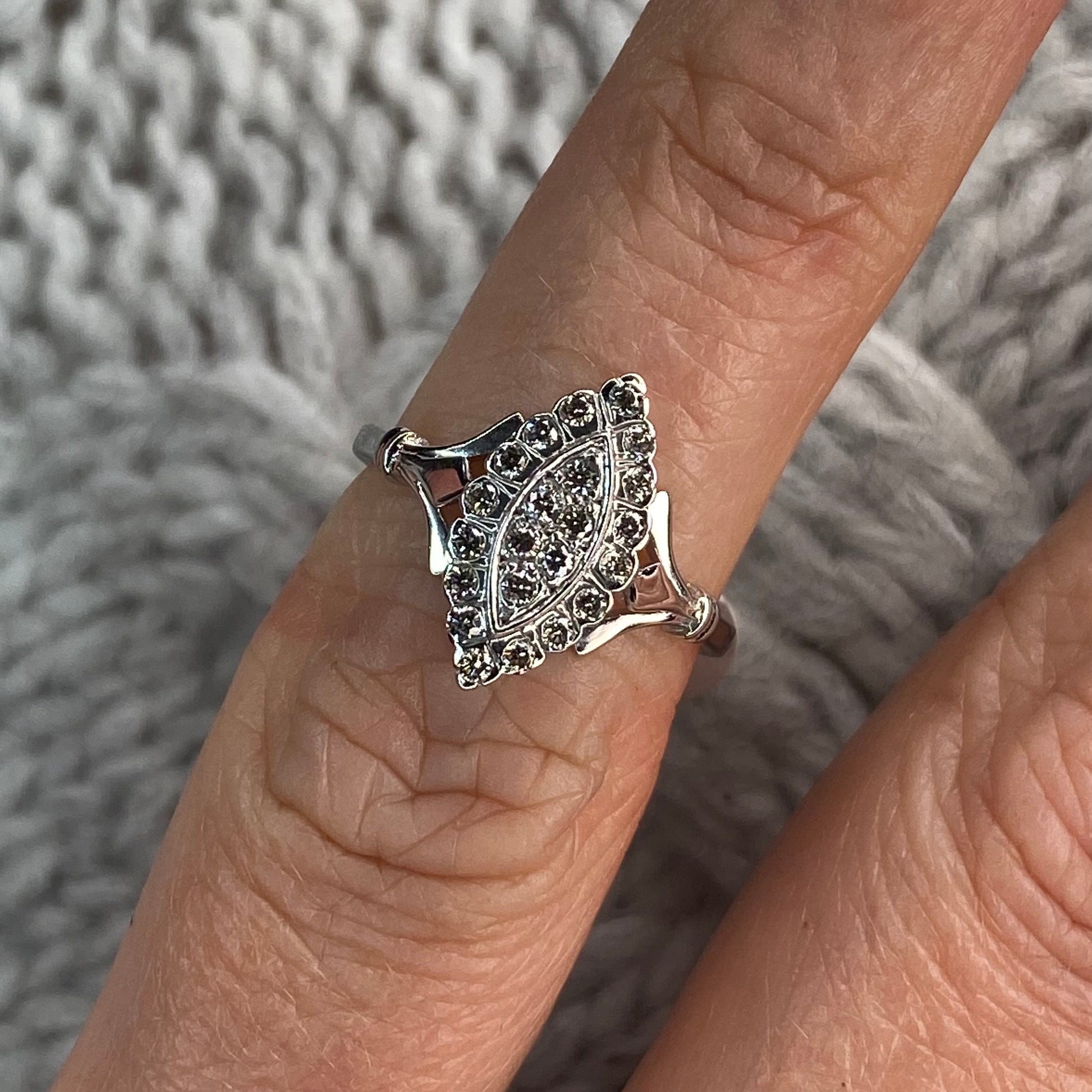 9ct White Gold Vibtage Style Cluster Diamond Engagement Ring in a Marquis shape H SI  Pretty vintage details make this an ideal choice if you love intricate design    Size L