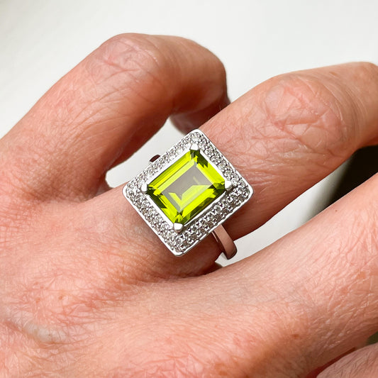 18ct White Gold Peridot & Diamond Ring - John Ross Jewellers