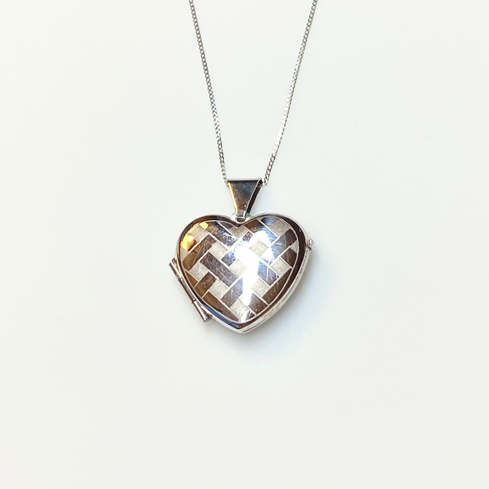9ct White Gold Heart Locket & Chain - John Ross Jewellers