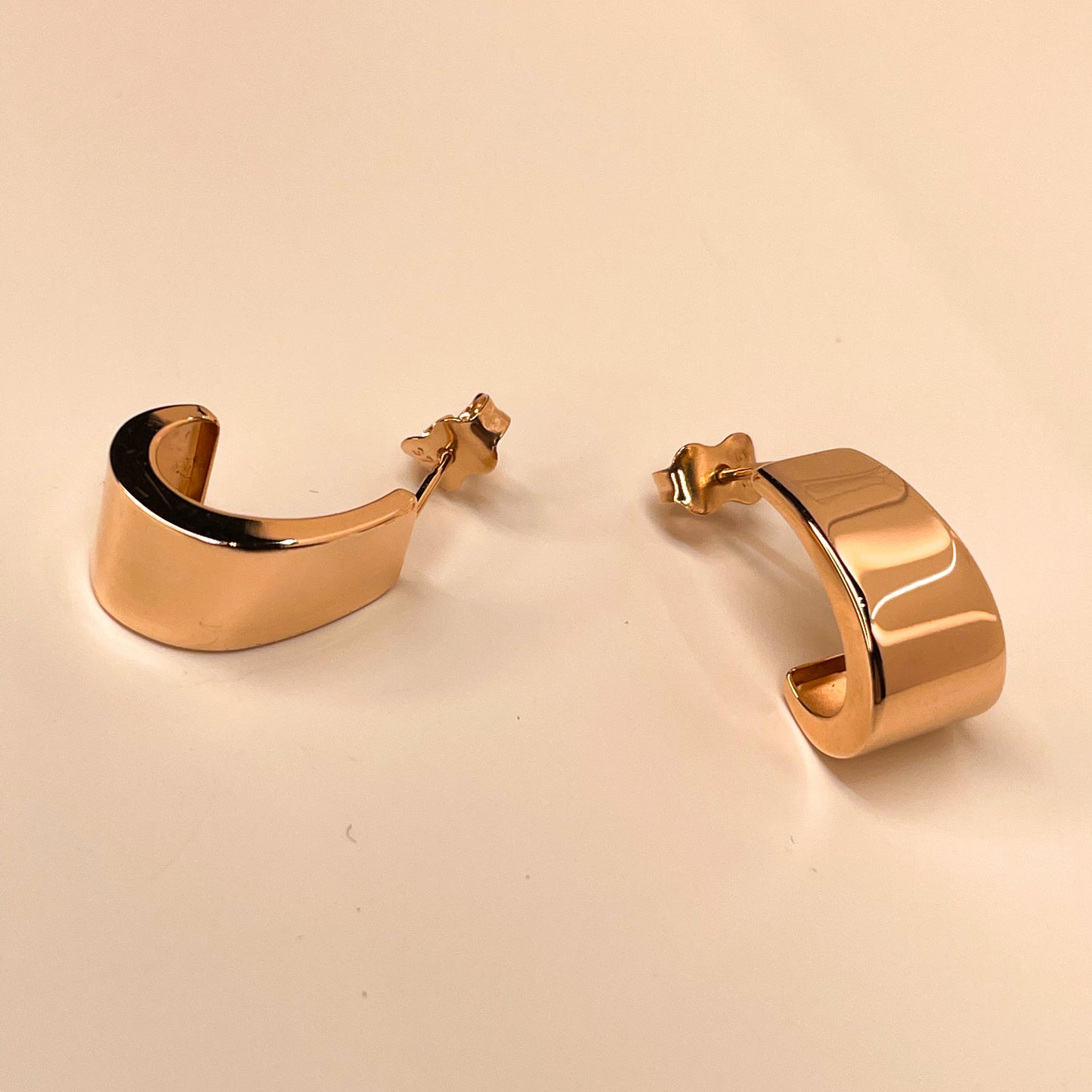 9ct Rose Gold Tapered Hoop Earrings | 15mm - John Ross Jewellers