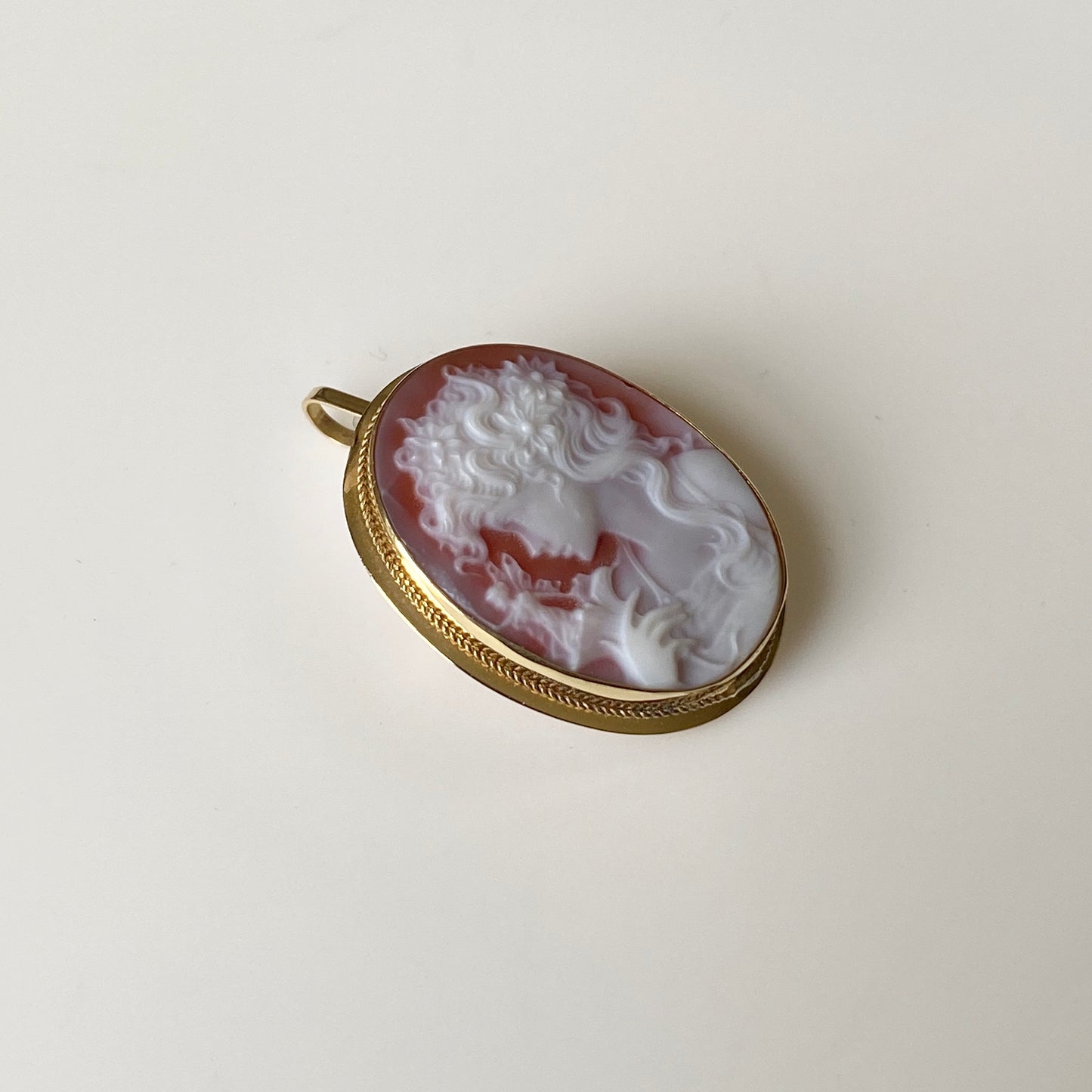 18ct Gold Red Agate Lady Cameo Brooch/Pendant - Medium - John Ross Jewellers
