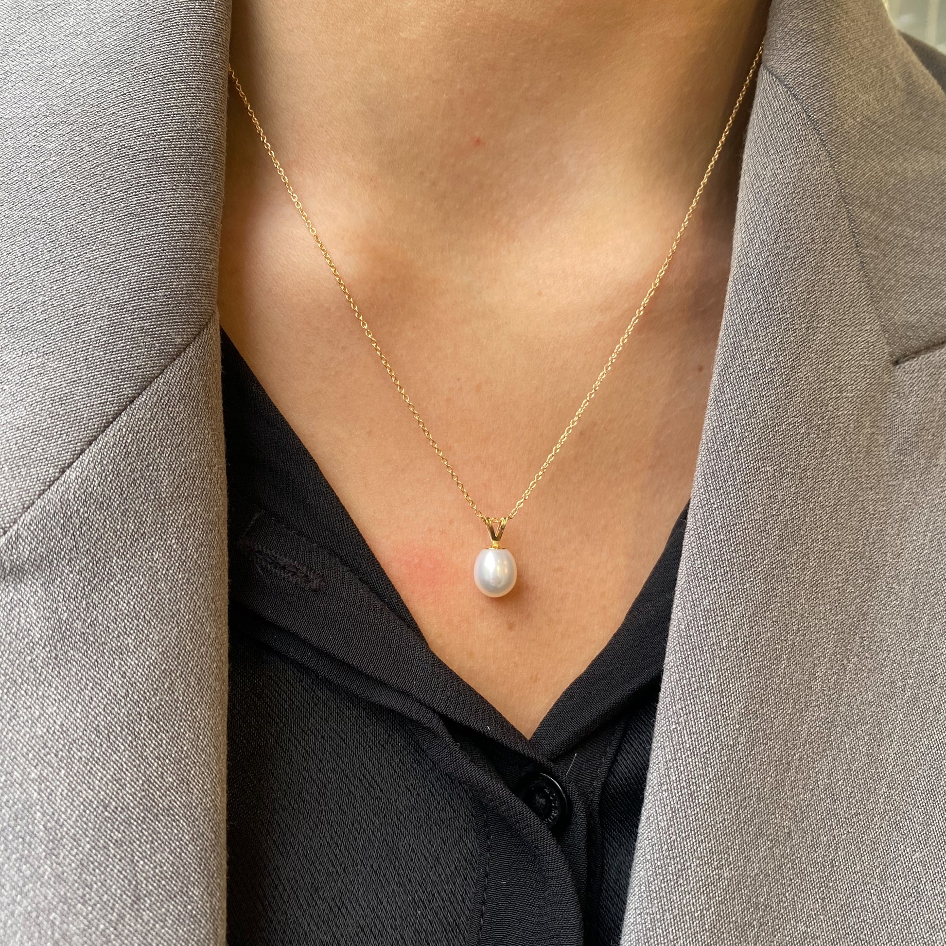 9ct Gold Freshwater Pearl Pendant Necklace | 7mm - John Ross Jewellers