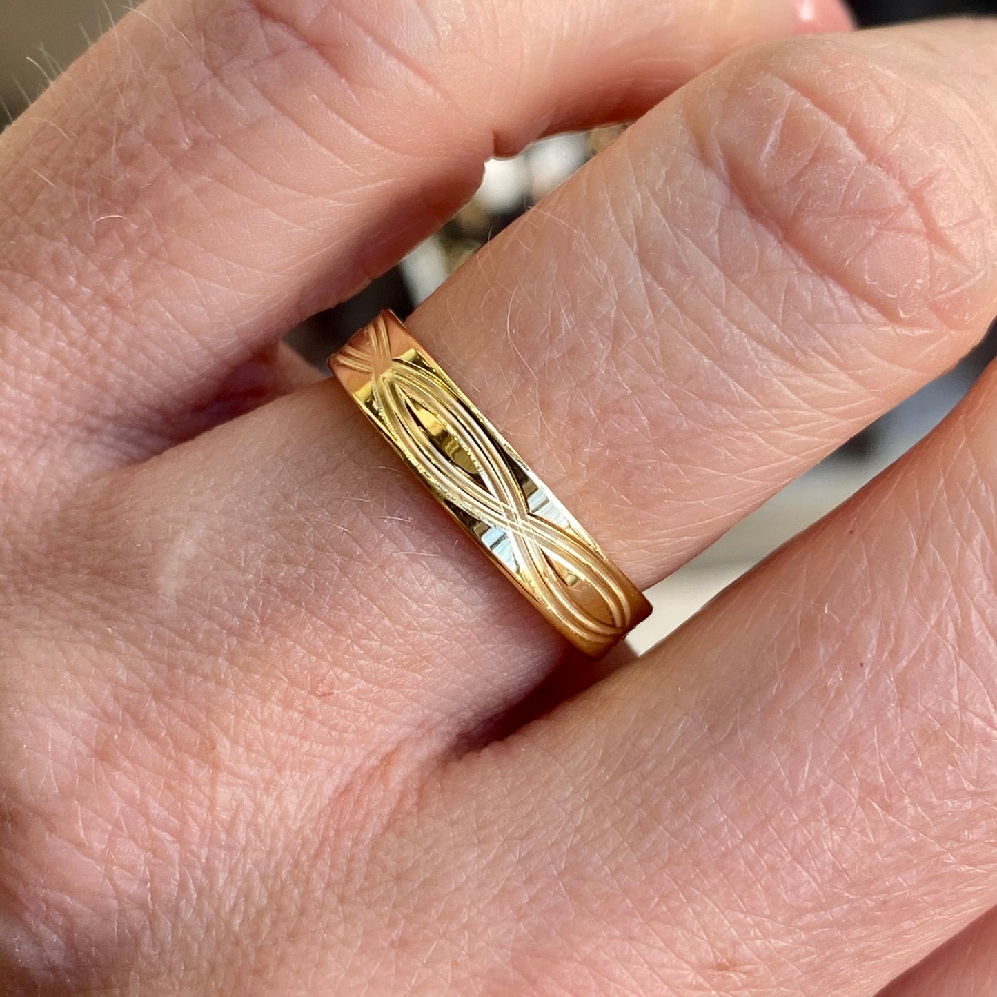18ct Gold 4mm Infinity Band Ring - John Ross Jewellers