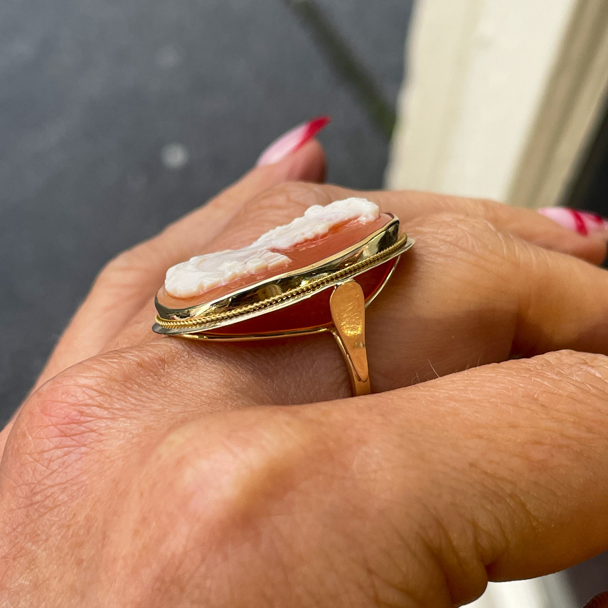 18ct Gold Shell Cameo Ring | 22mm x 30mm - John Ross Jewellers