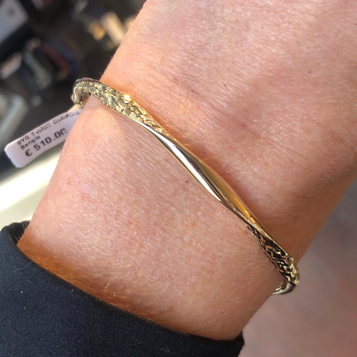 9ct Gold Kisses with a Twist Bangle - John Ross Jewellers