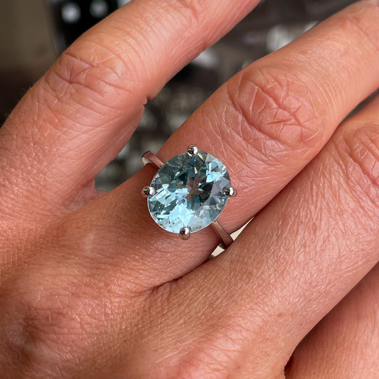 18ct White Gold Aquamarine Solitaire Ring | 5.22ct - John Ross Jewellers