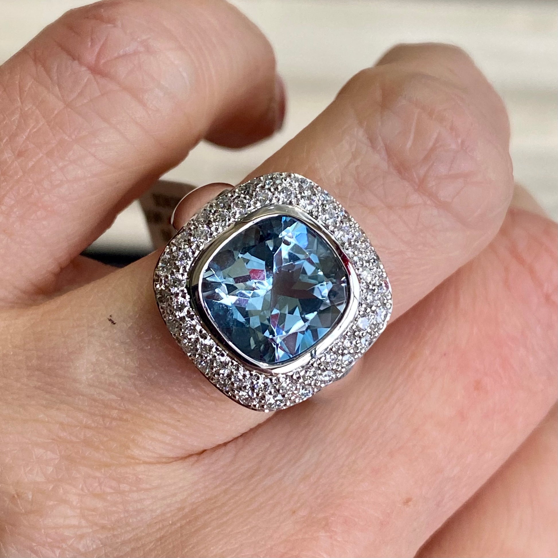 18ct White Gold Aquamarine & Diamond Ring - John Ross Jewellers