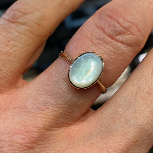 9ct Yellow Gold Mother of Pearl Ring - John Ross Jewellers