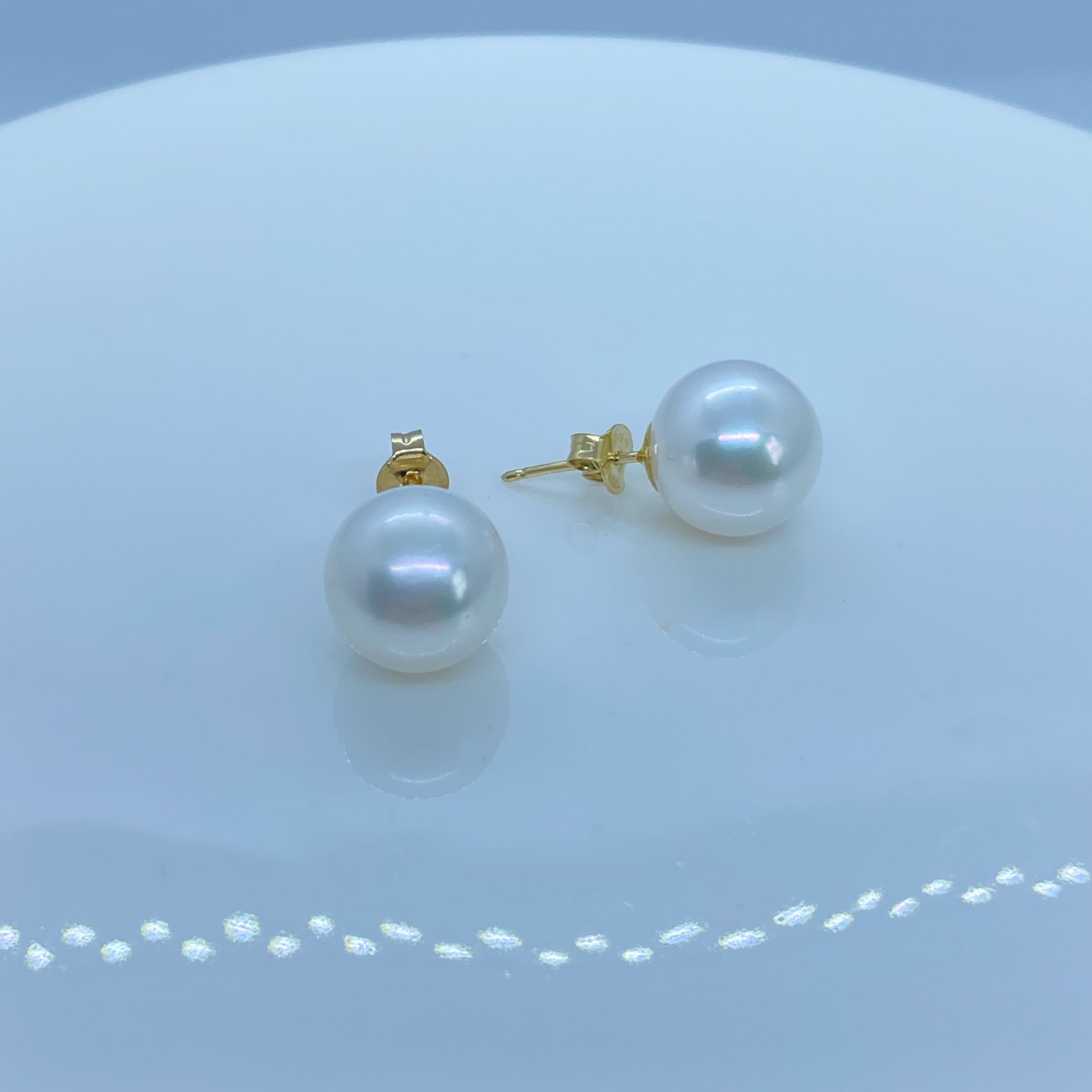 18ct Gold Akoya Pearl Earrings 10mm - John Ross Jewellers