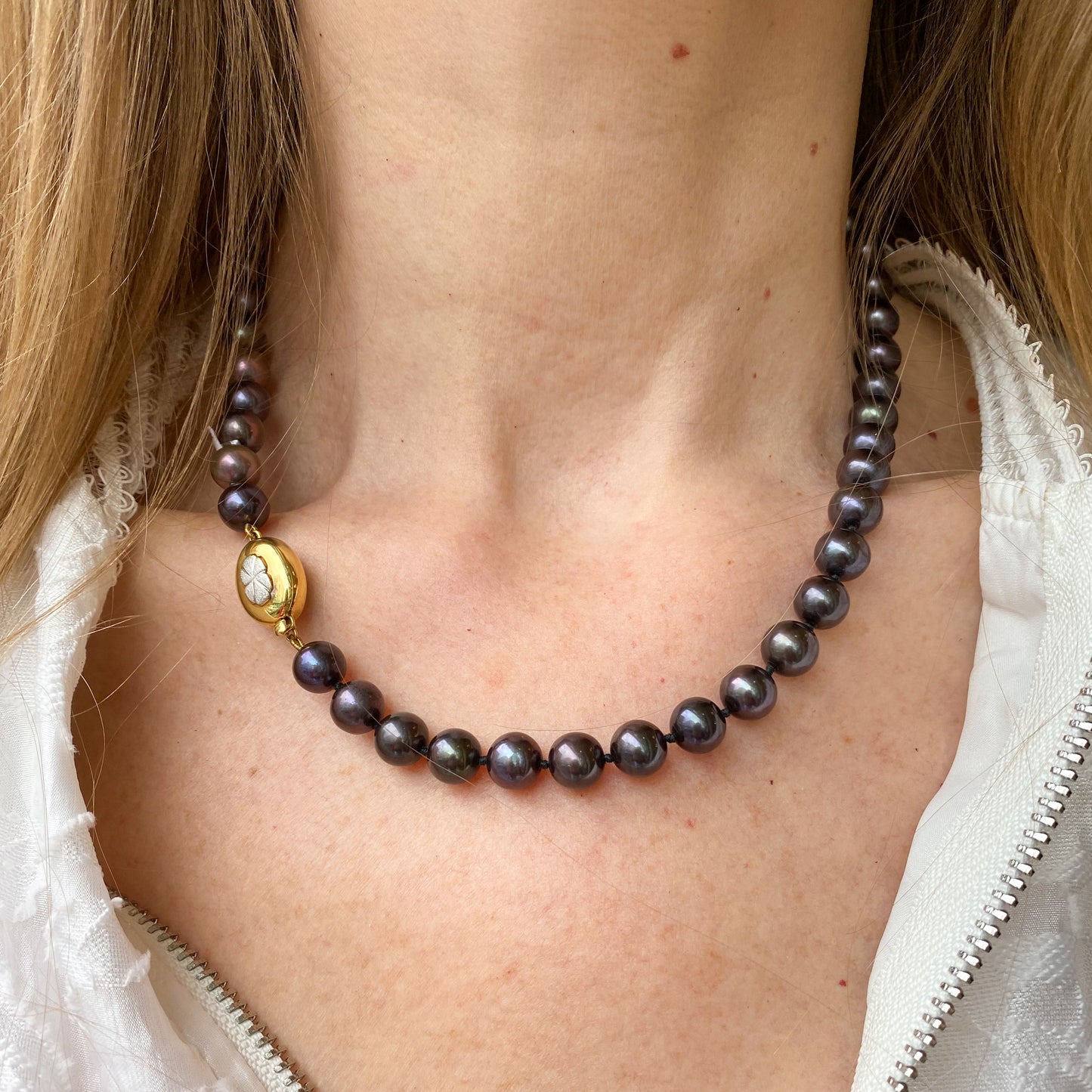 18ct Gold Aubergine Akoya Pearl Necklace - John Ross Jewellers