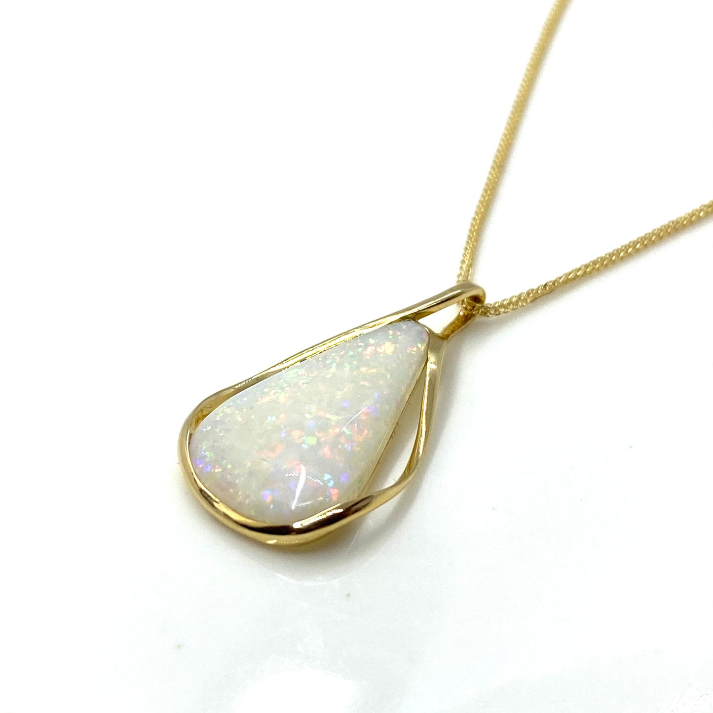 18ct gold Gem Opal Pendant & Chain - John Ross Jewellers