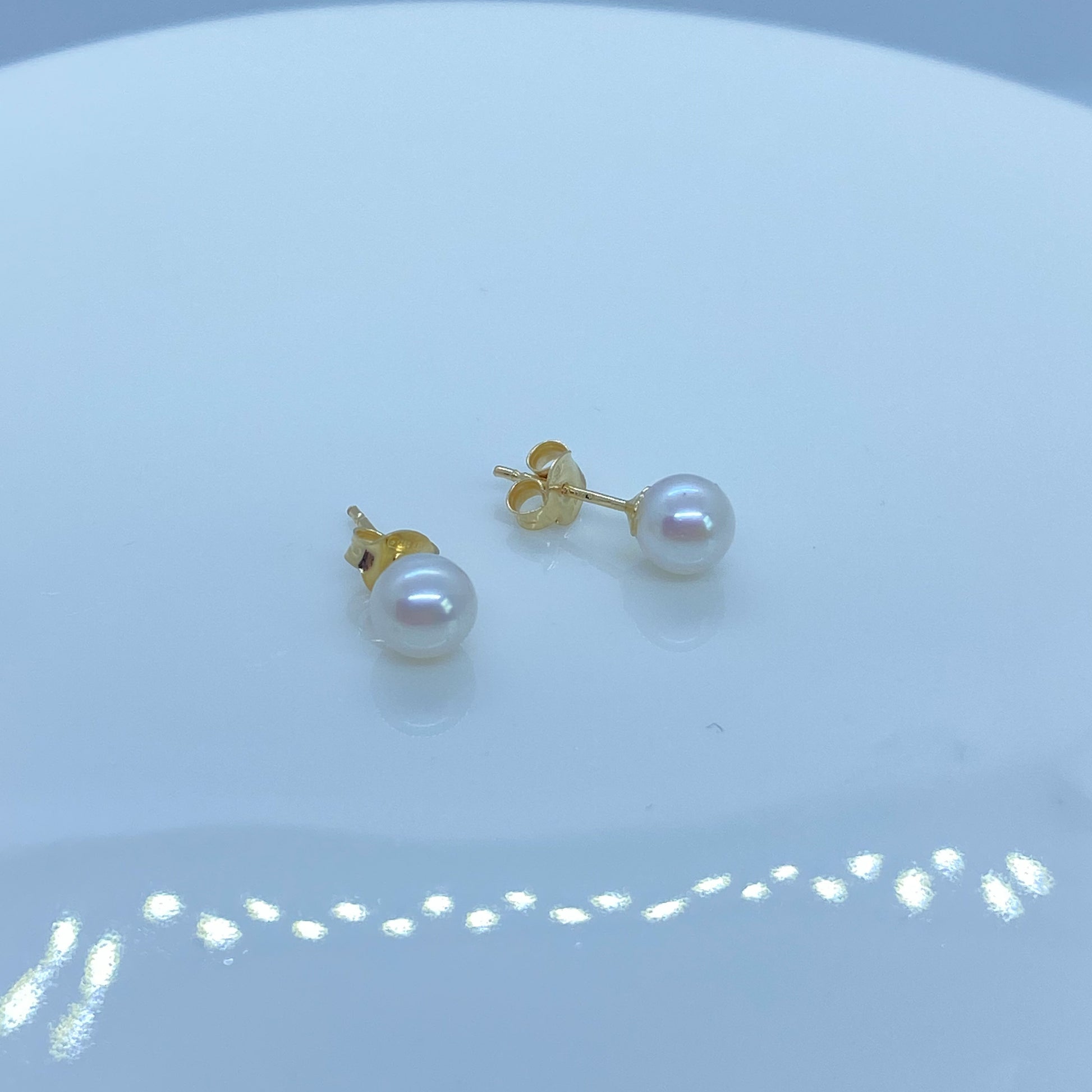 18ct Gold 5mm Akoya Pearl Earrings - John Ross Jewellers