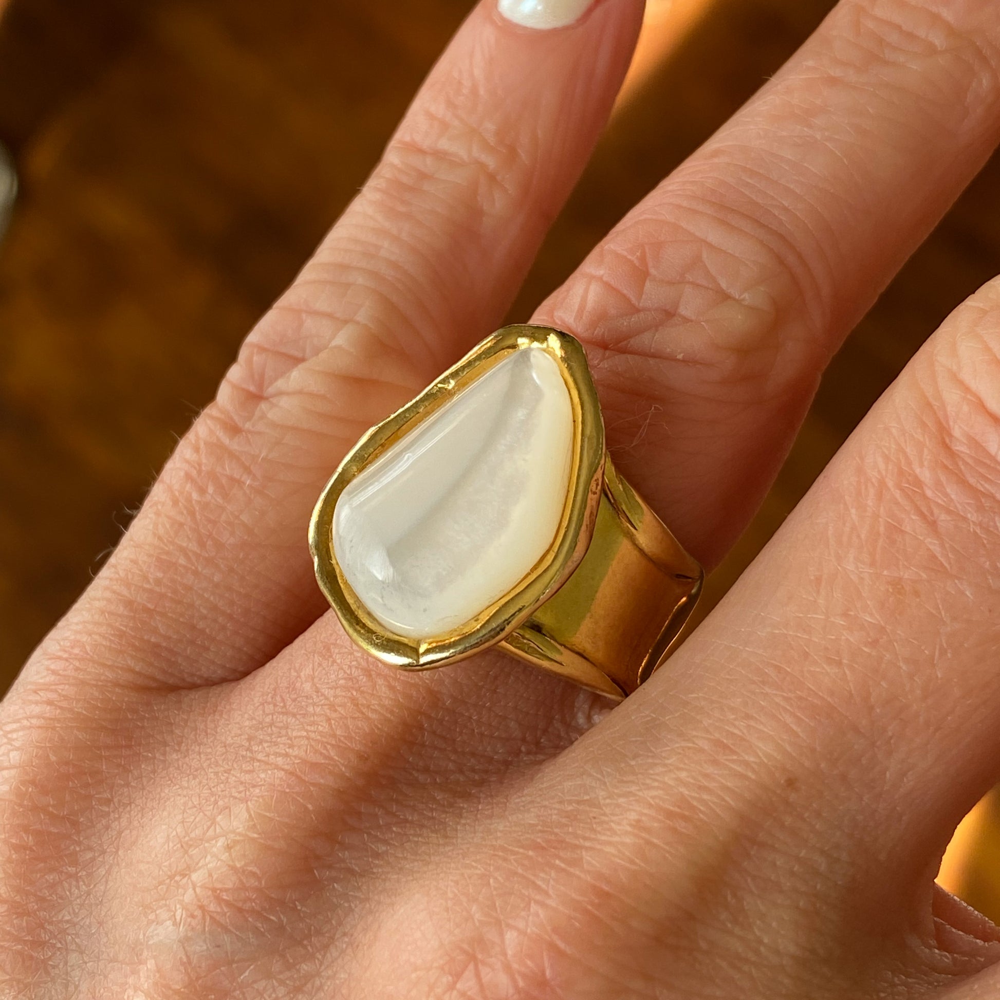 Mother of Pearl Ring | 15x20mm - John Ross Jewellers