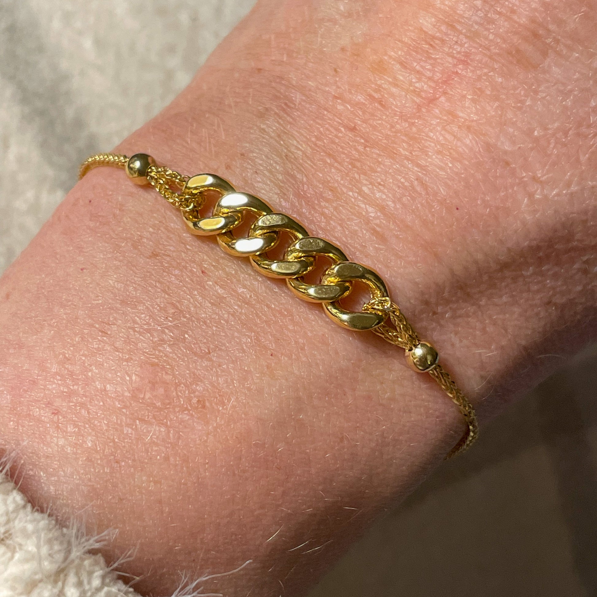 9ct Gold Curb Centrepiece Toggle Bracelet - John Ross Jewellers