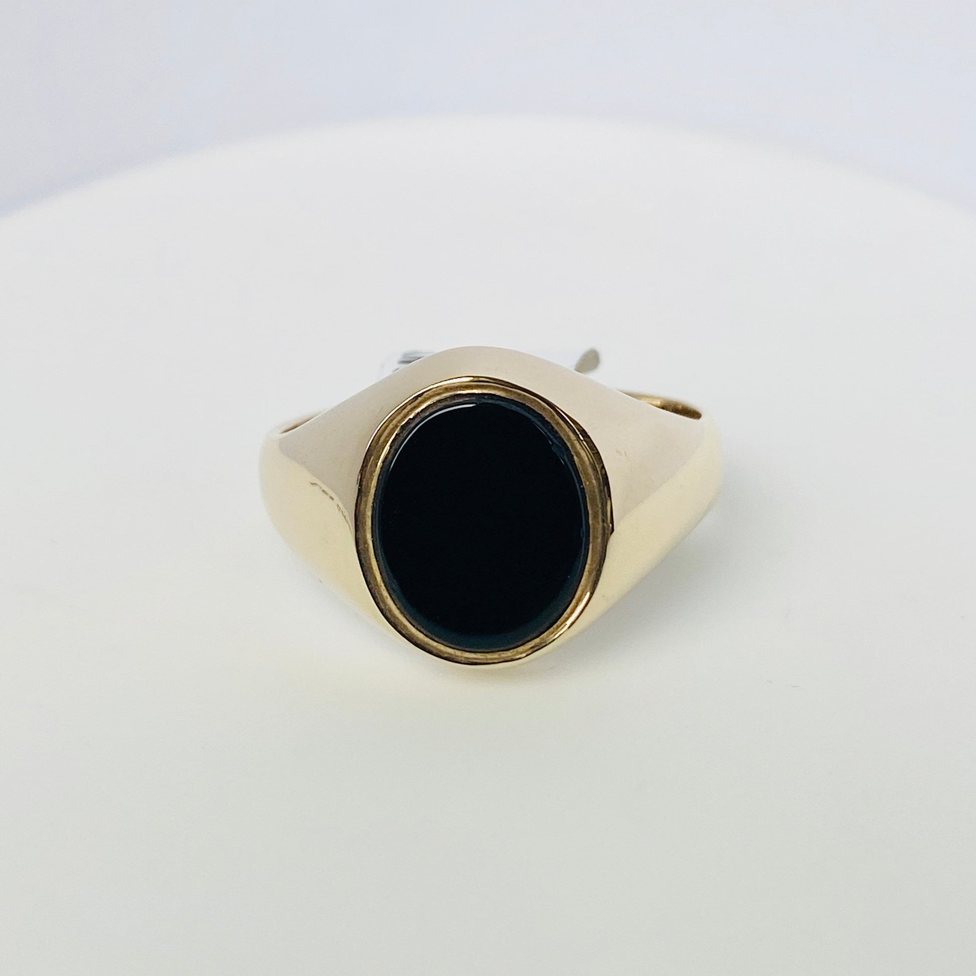 9ct Gold Gents Onyx Ring  - Oval - John Ross Jewellers