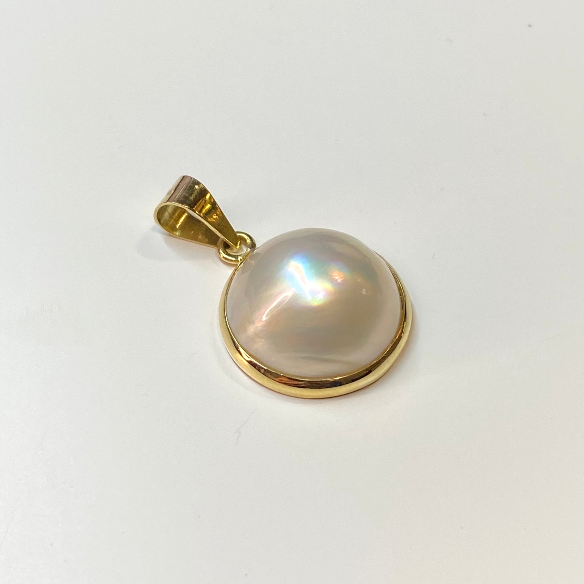 18ct Gold 18mm Mabé Pearl Pendant - John Ross Jewellers