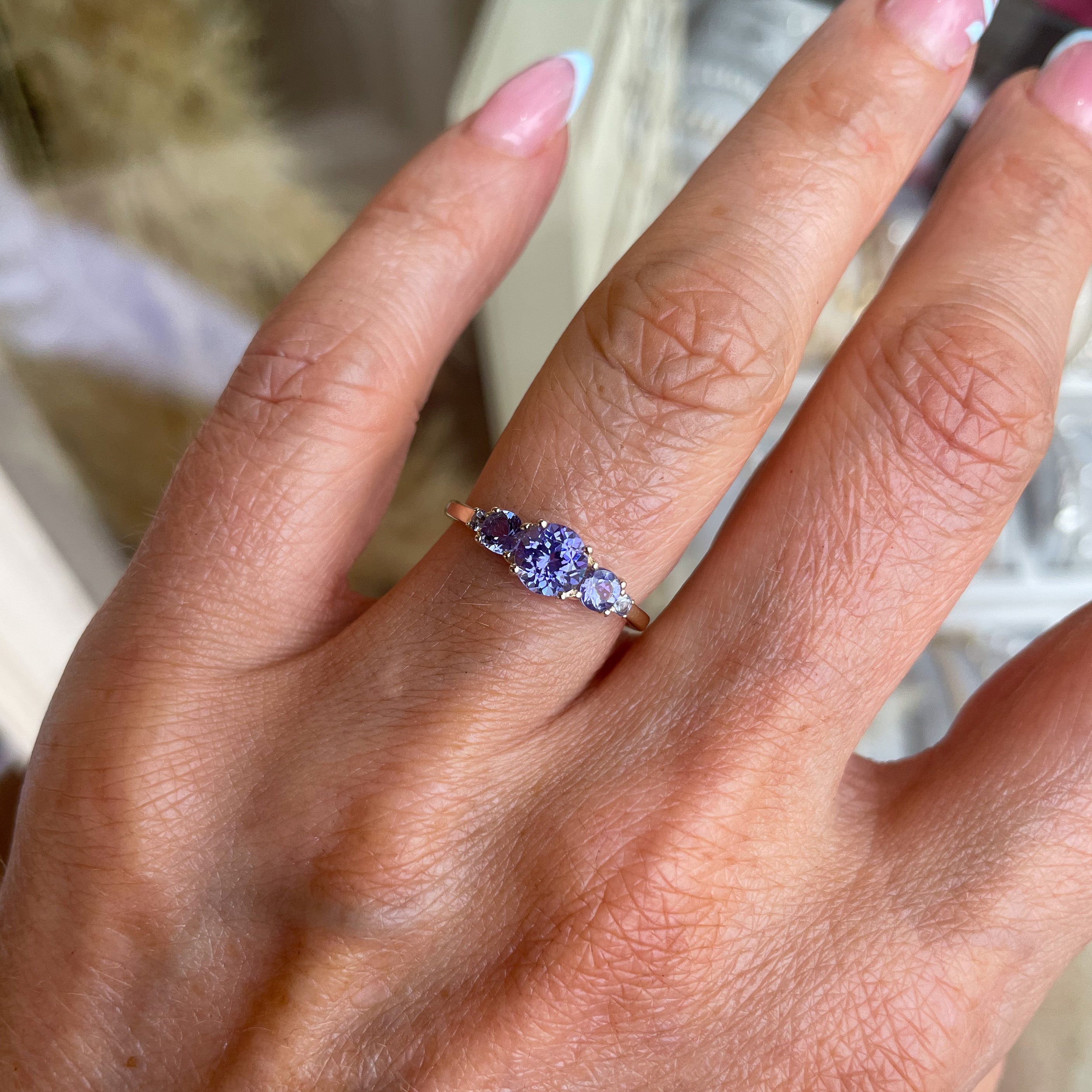 9ct on sale tanzanite ring