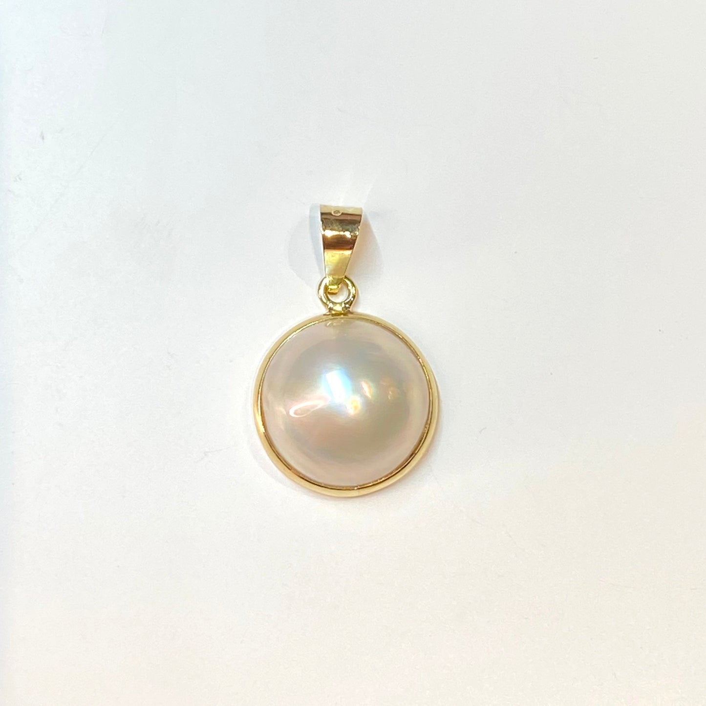 18ct Gold 18mm Mabé Pearl Pendant - John Ross Jewellers