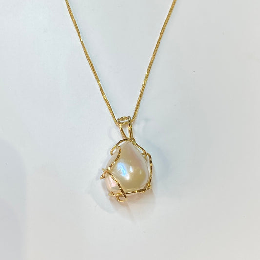 18ct gold Scintilla Baroque Cultured Pearl Pendant - John Ross Jewellers