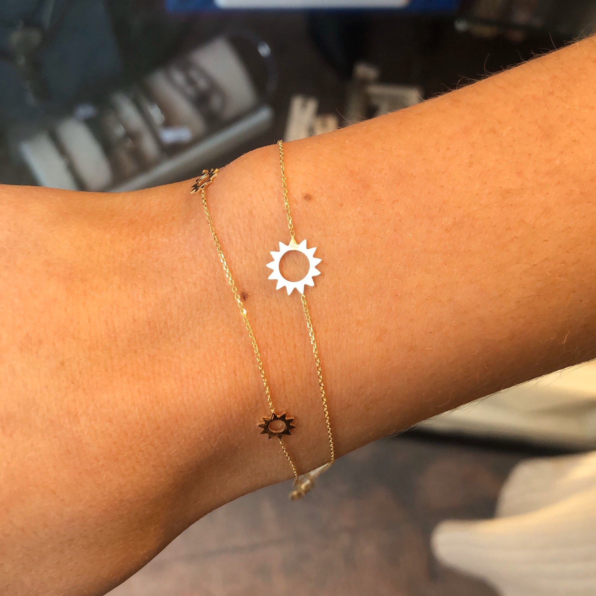 9ct Gold Three Suns Bracelet - John Ross Jewellers