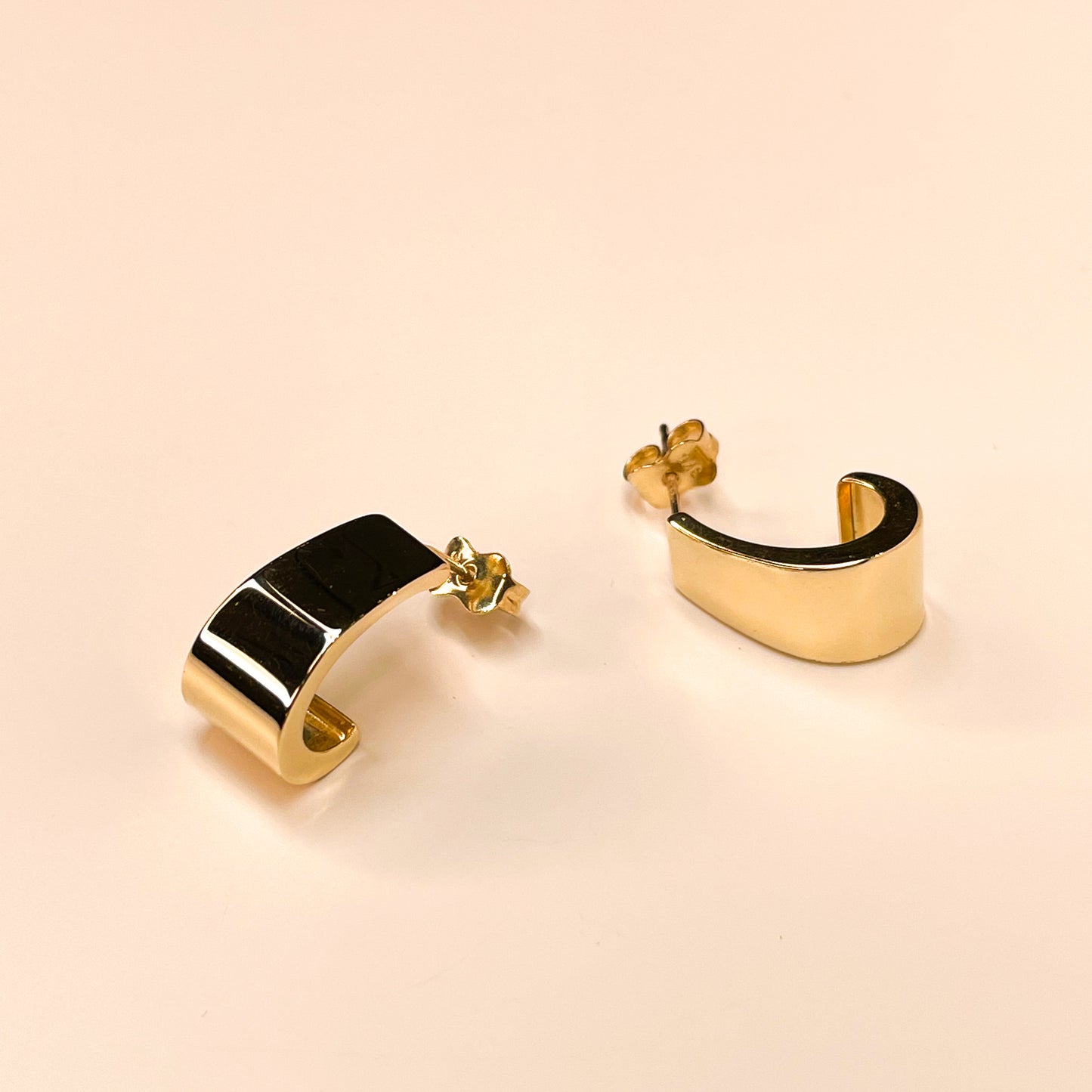 9ct Gold Tapered Hoop Earrings | 15mm - John Ross Jewellers