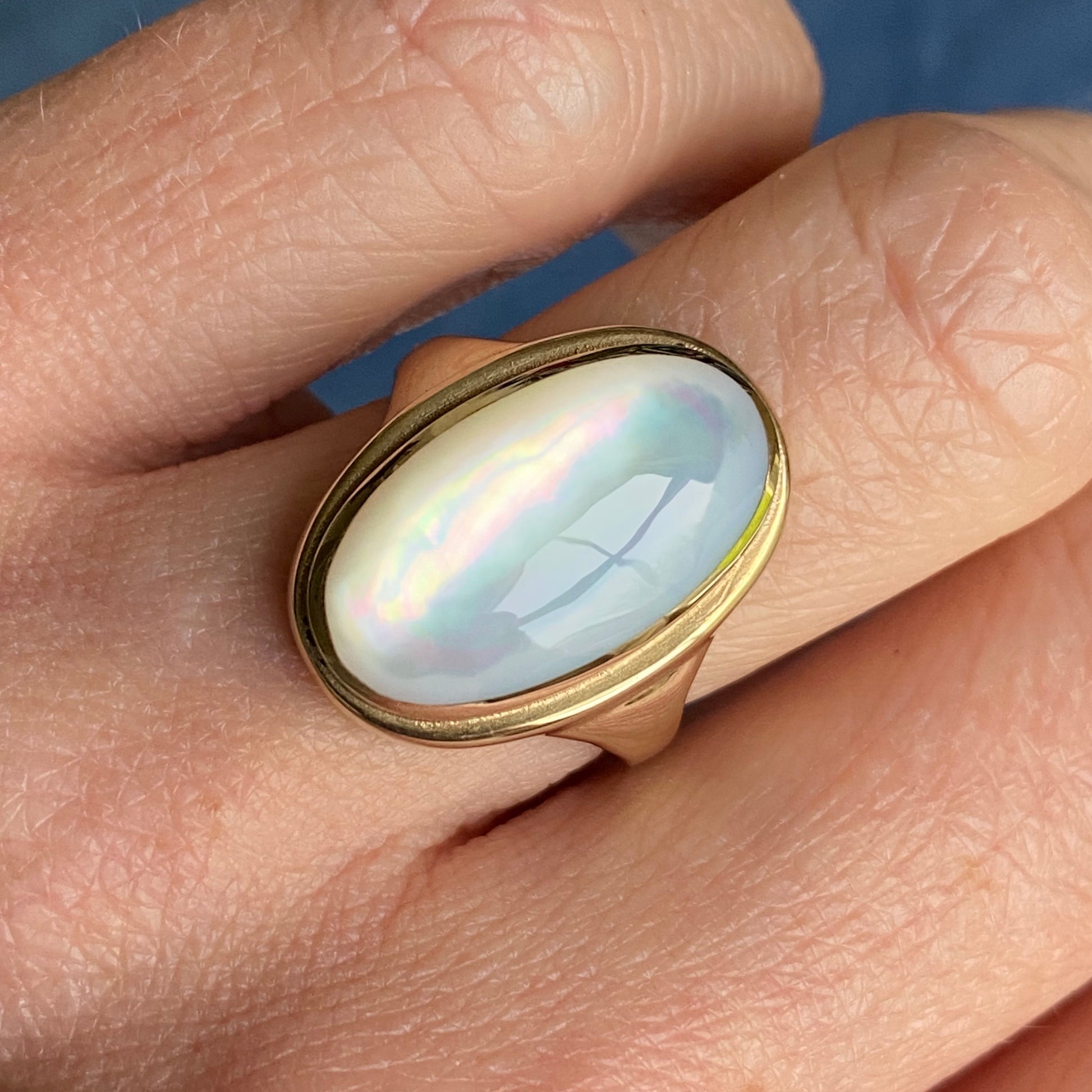 9ct Yellow Gold Mother of Pearl Ring - John Ross Jewellers