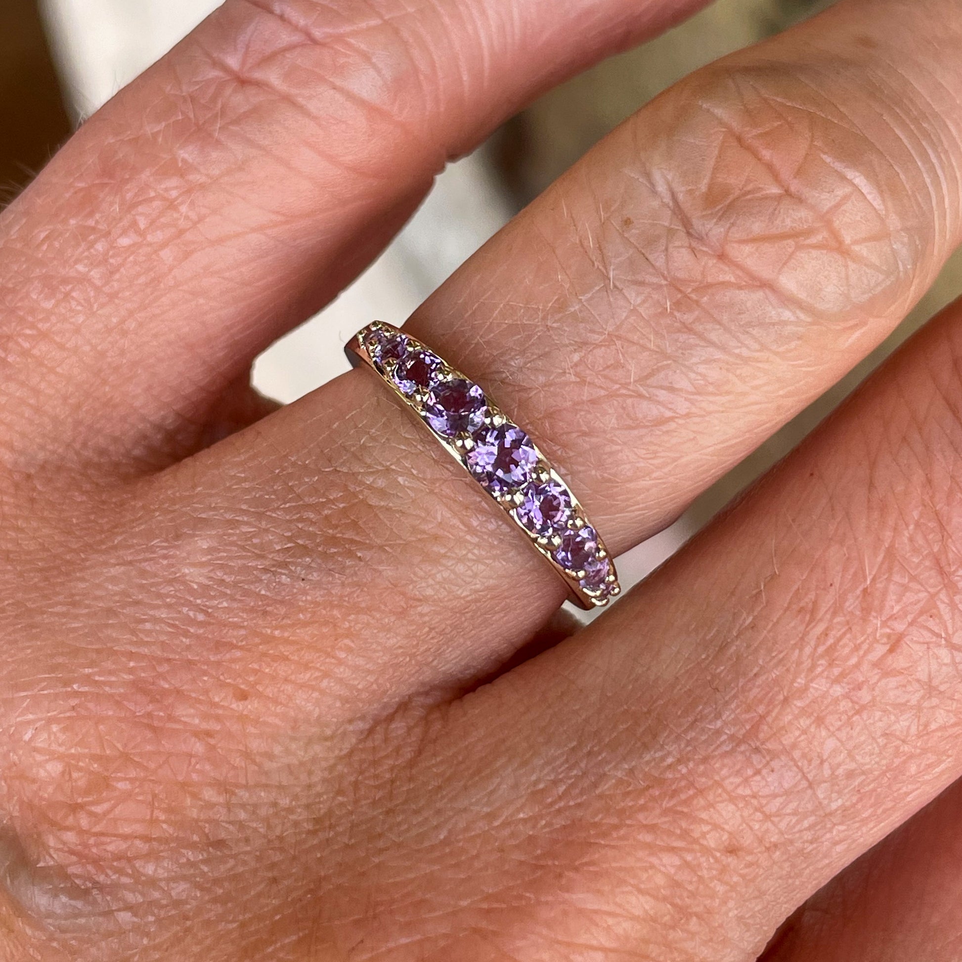 9ct Gold Graduated Ring - Amethyst - John Ross Jewellers