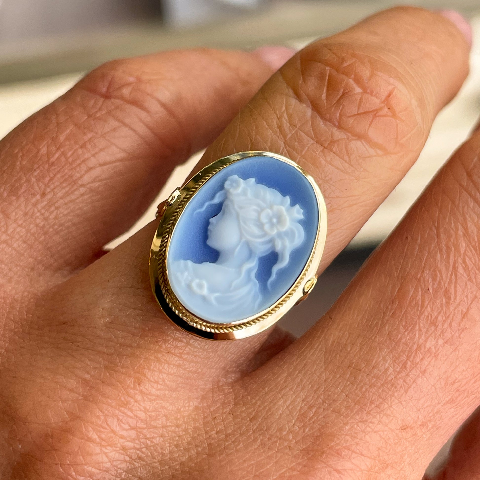 18ct Gold Blue Agate Cameo Ring - Lady - John Ross Jewellers