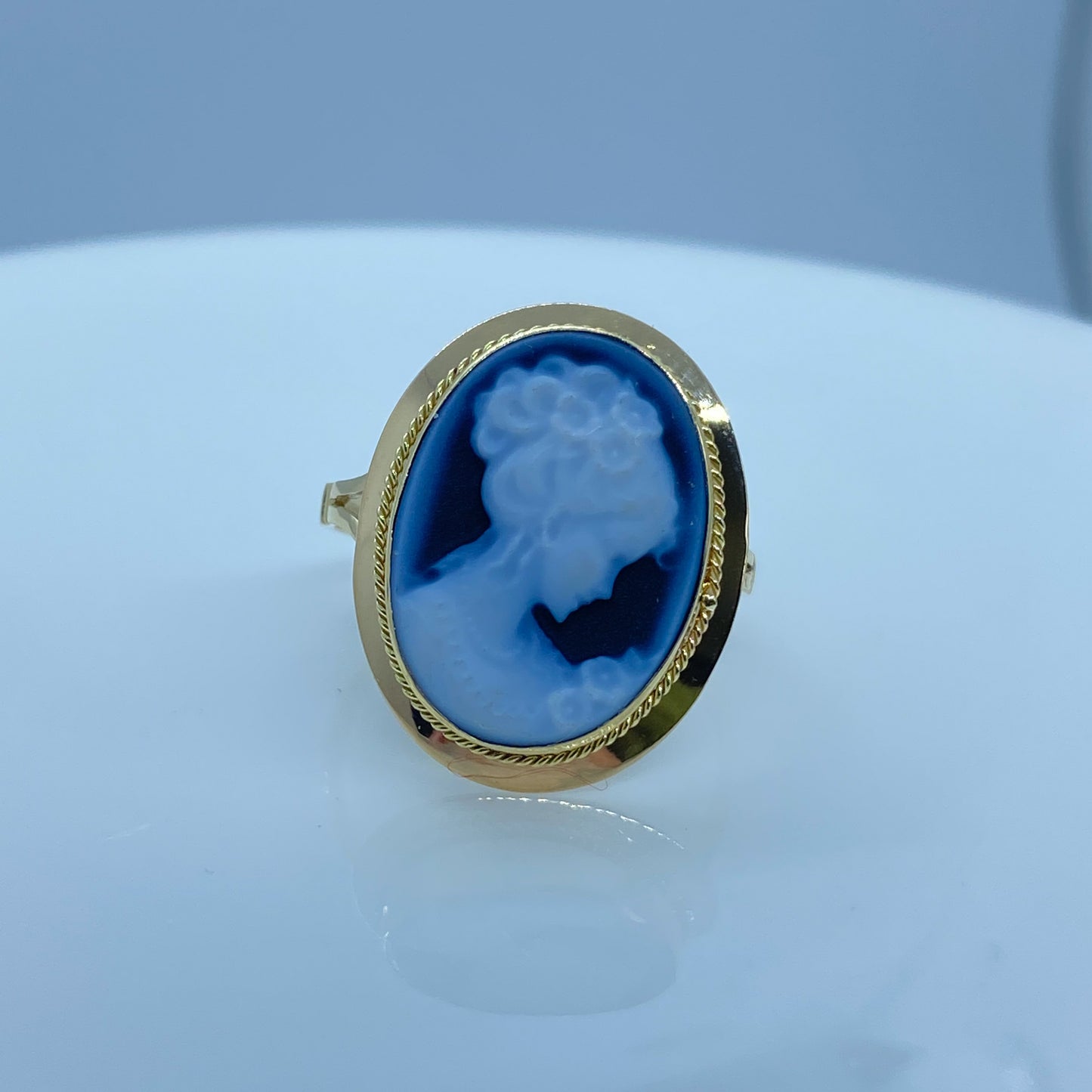 18ct Gold Black Agate Cameo Ring - 27x22mm Lady - John Ross Jewellers