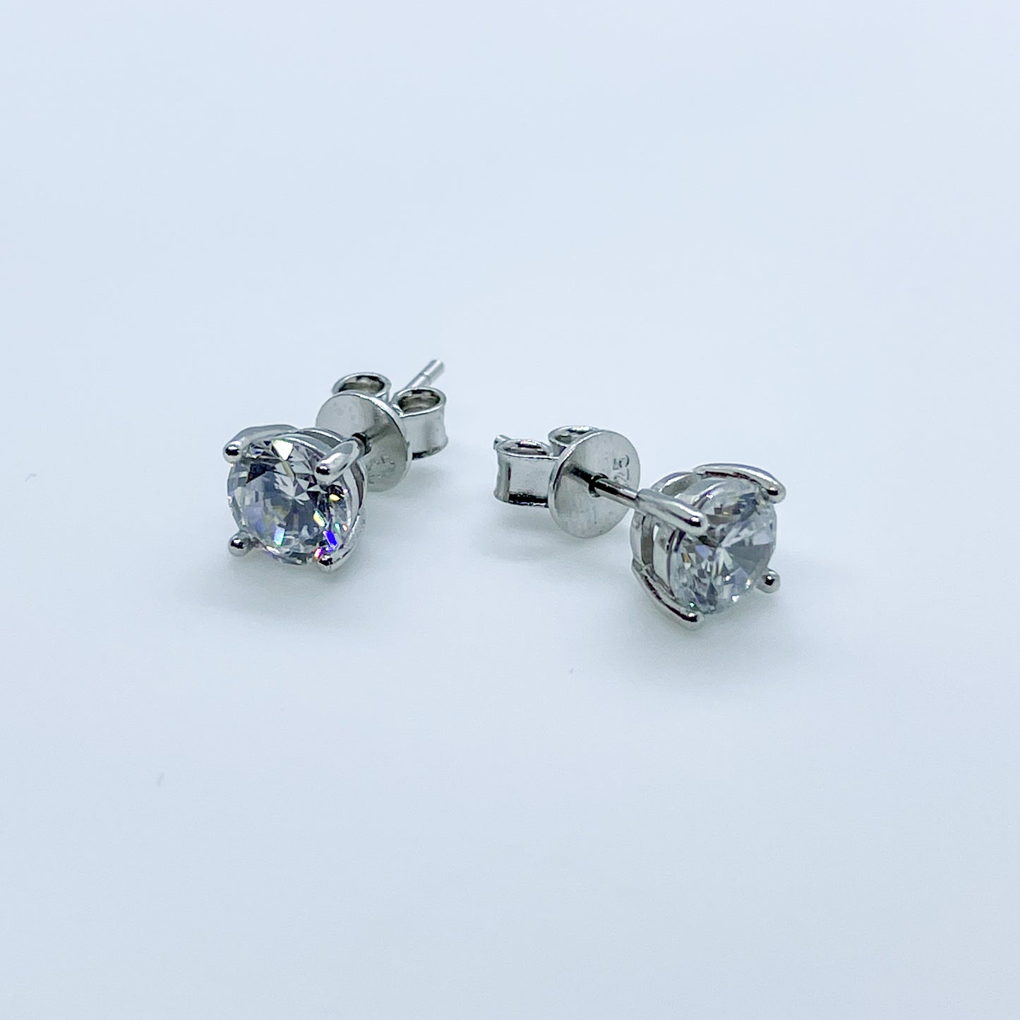Silver 6mm Claw Set Stud Earrings - John Ross Jewellers