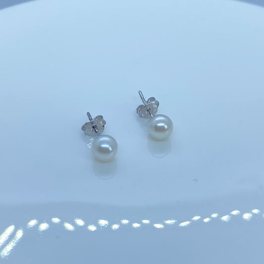 18ct White Gold 5mm Akoya Pearl Earrings - John Ross Jewellers