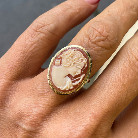 18ct Gold Shell Cameo Ring | Diana The Hunter - John Ross Jewellers