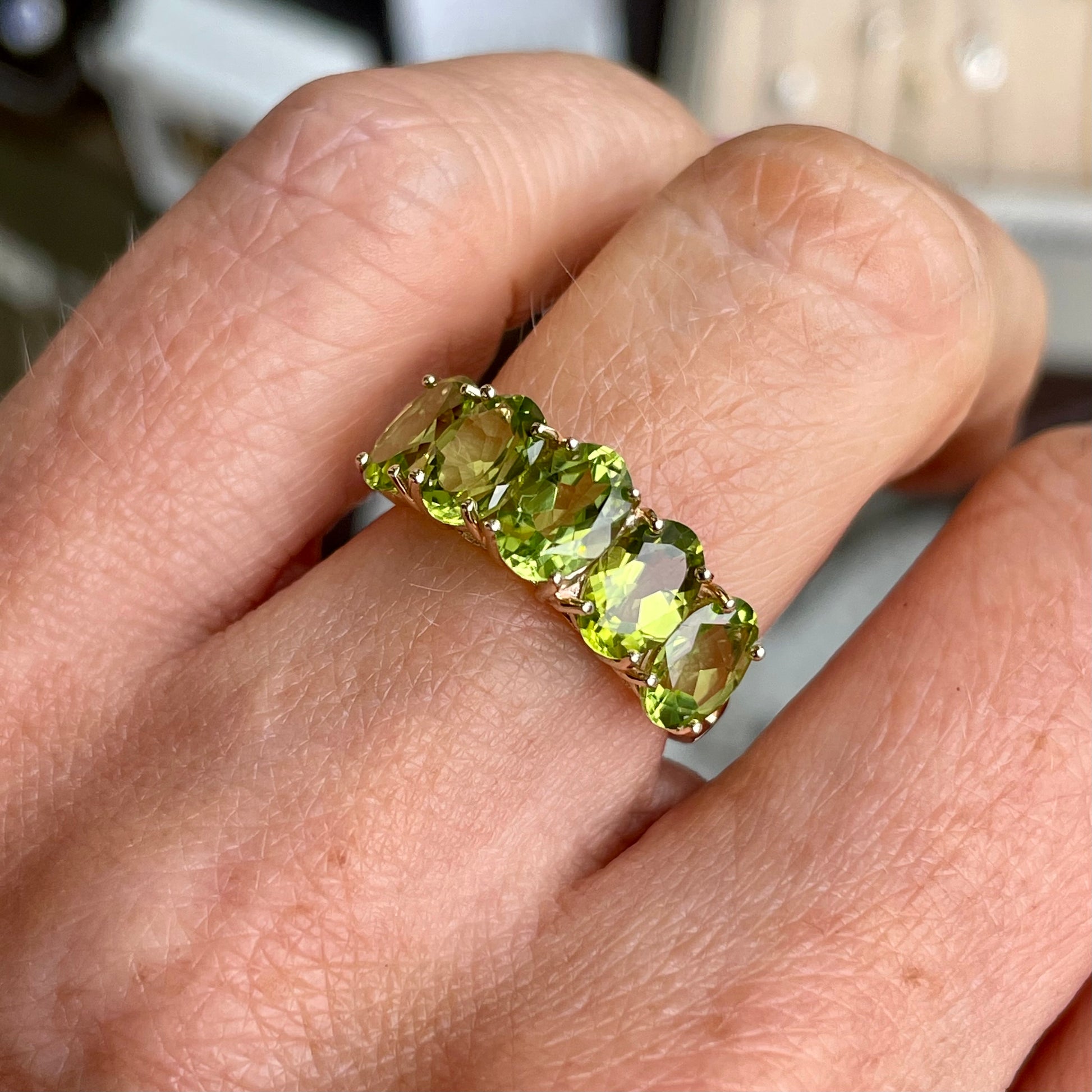 9ct Gold Peridot Stepped Ring - John Ross Jewellers